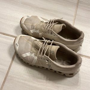On Running Shoes, Size 6